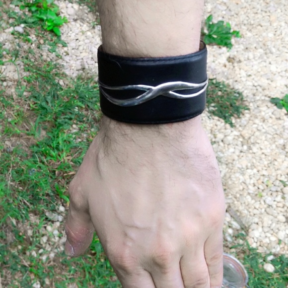 Unisex Black Leather & Sterling Silver Cuff - Picture 4 of 8